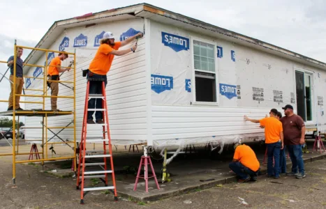 JVS carpentry students build skills through modular home project